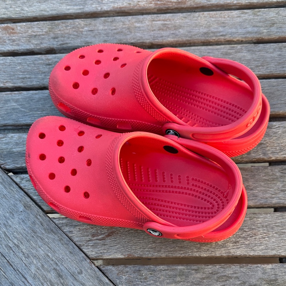Red Crocs- used - Picture 3 of 8